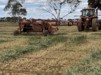 New Holland H7460