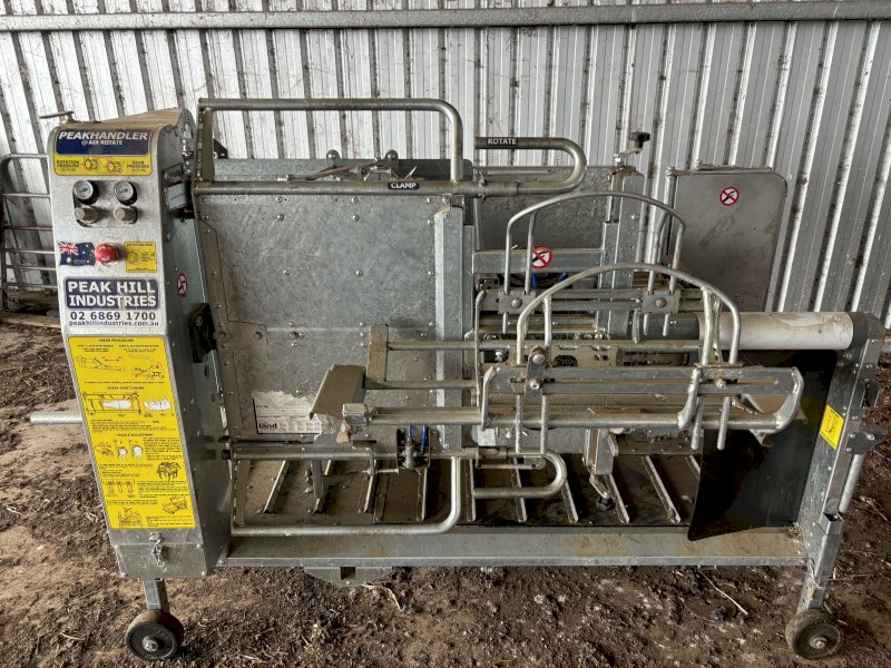 2023 Peak Hill Air Rotate Sheep Handler