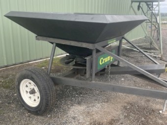 1 ton crump fertiliser spreader