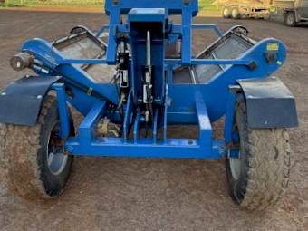 McIntosh 2 bale feeder