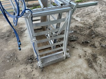 Prattley weighcrate and isolation frame