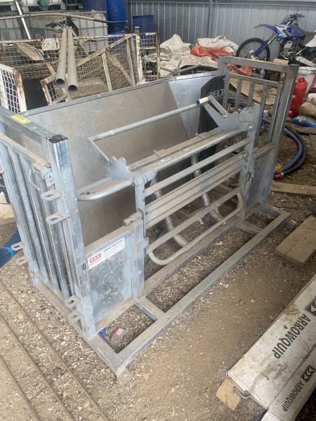 ArrowQuip Sheep Handler