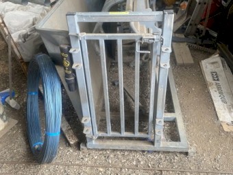 ArrowQuip Sheep Handler