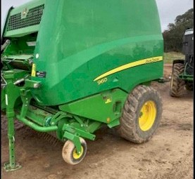 John Deere 960 Round Baler