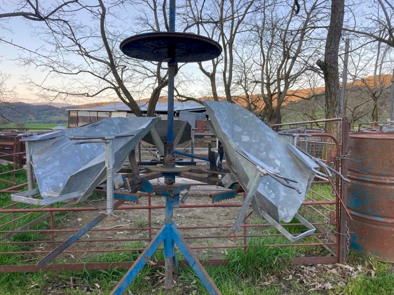 Harvestaire lamb marking cradles