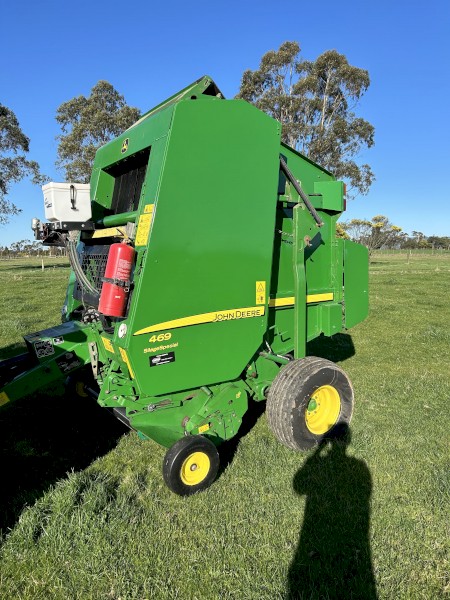 John Deere 469 Silage Special Round Baler