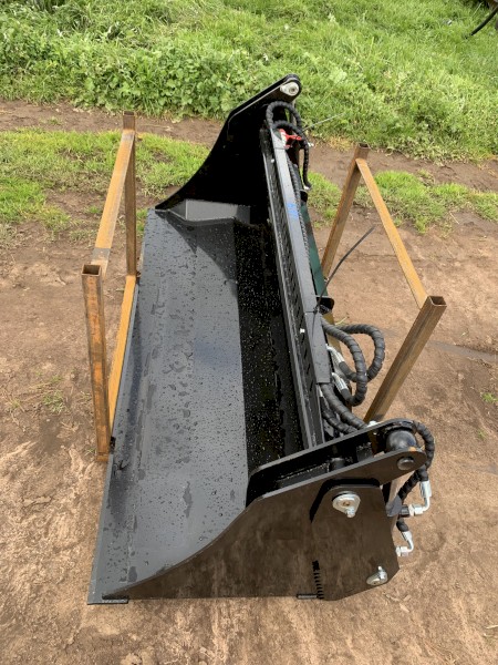4 in 1 Buckets