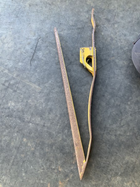 Crop lifters