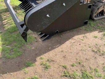 Rock picking bucket