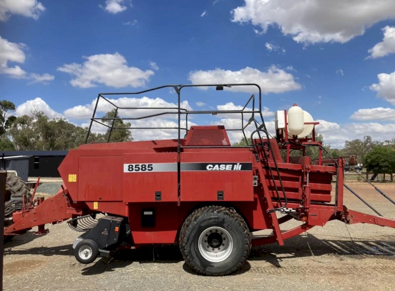 Case 8585 8x4x3 baler