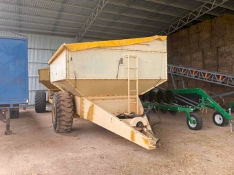 Farm Store 23t Chaser Bin