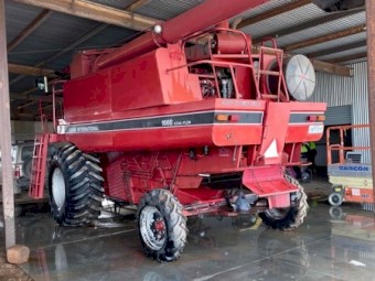 Case IH 1666 Axial Flow Header with 30ft Case IH 1010 Front