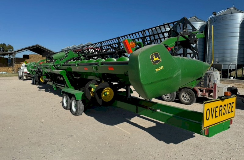 2020 740d John Deere Front