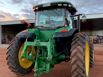 2015 John Deere 7230R & Loader