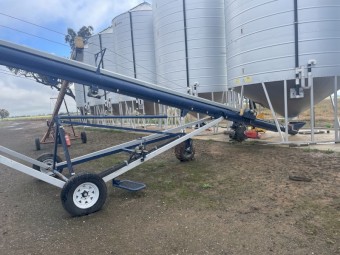 2016 Grainline 60ft 10inch Self Propelled Auger