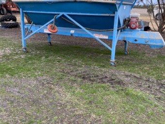 Famson outloader bin