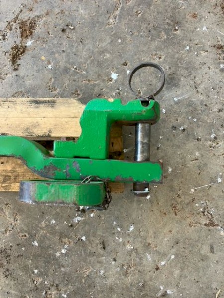 John Deere 8000 Series CAT 3 Draw Bar