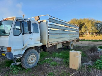 1989 Mitsubishi Farm Truck with Removable Stock Crate
