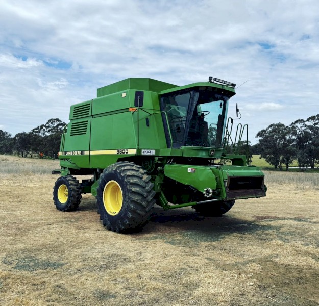John Deere 9600 Header