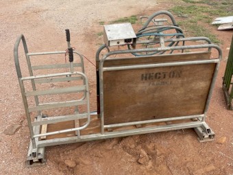 Hecton Stock Worker with Ruddwieigh Scales & Weigh Crate