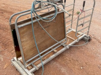 Hecton Stock Worker with Ruddwieigh Scales & Weigh Crate