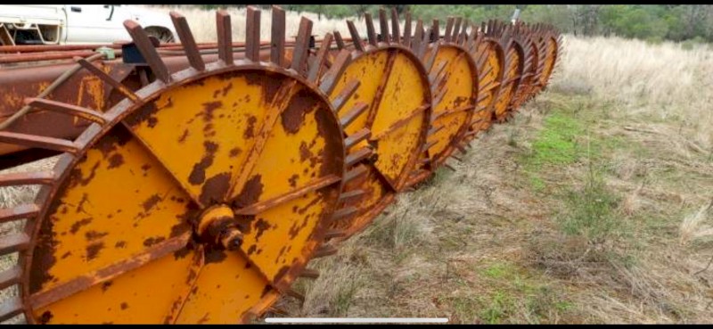 Pederick Stick Rake - 8 wheel