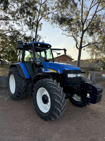 2005 New Holland TM120 