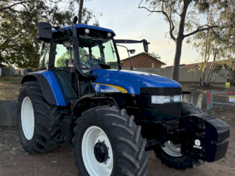 2005 New Holland TM120 