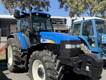 2005 New Holland TM120 