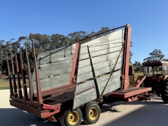 New Holland 1034 Bale Wagon