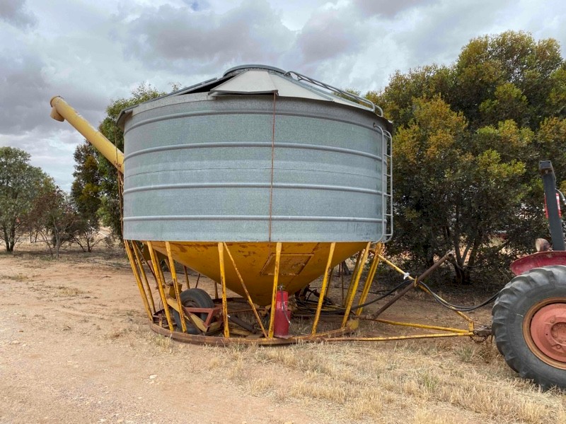 Keogh Field Bin with Auger