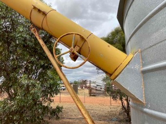 Keogh Field Bin with Auger