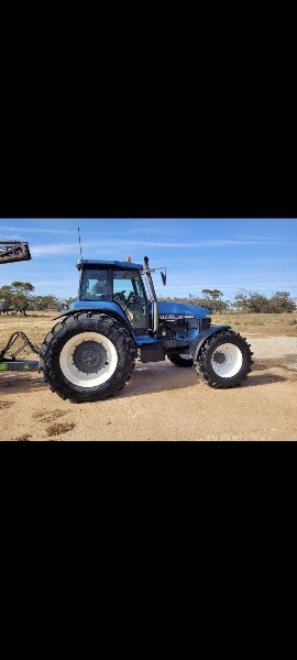 New Holland 8770 Tractor