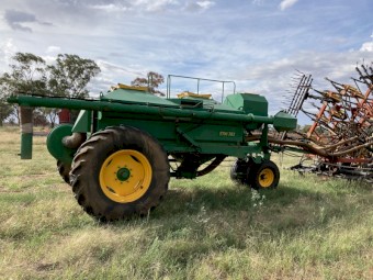 2002 Simplicity 5700T82 with 8810 Bourgault 30ft bar on 12”