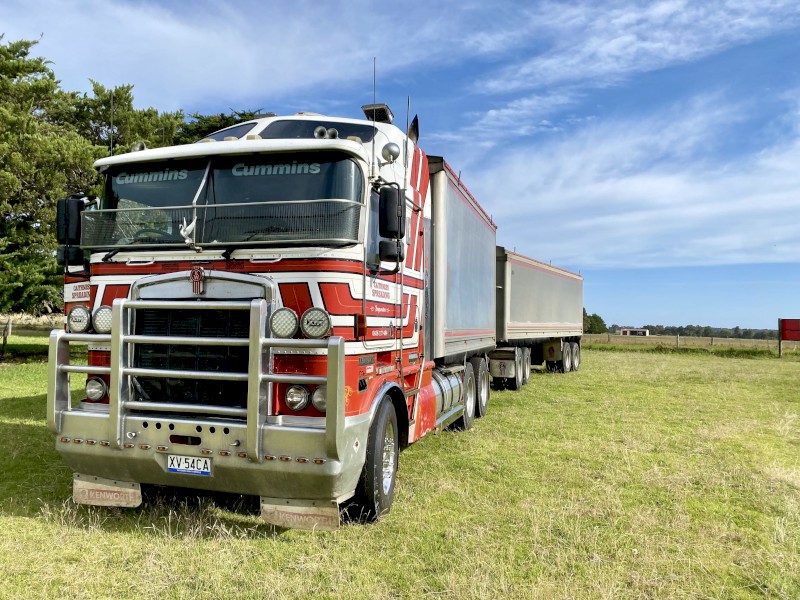 2000 Kenworth K104 Prime Mover