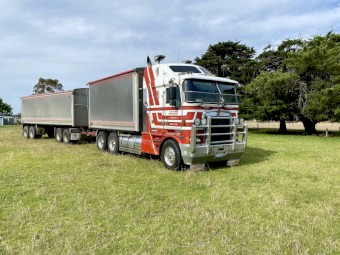 2000 Kenworth K104 Prime Mover