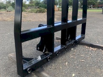 Brand new hay frame suits manitou hitch