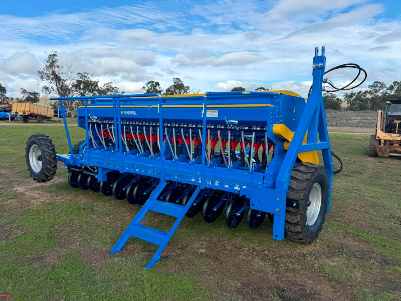 BRAND NEW 24 ROW DOUBLE DISC SEEDER 