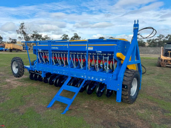 BRAND NEW 24 ROW DOUBLE DISC SEEDER 