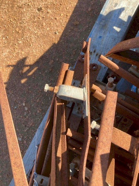 Crop lifters 