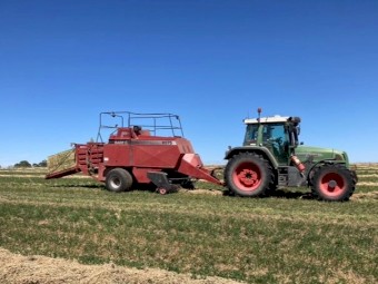 Case 8575 Silage Special 3x3 square baler