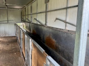 4 stand crutching trailer