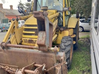 Komatsu WB97R Backhoe