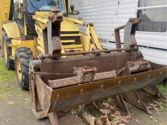 Komatsu WB97R Backhoe