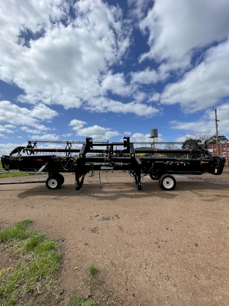 30ft MacDon D60-D Windrower Front