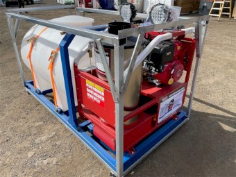Heated Pressure washer with tank 
