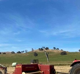 New Holland 575 Baler