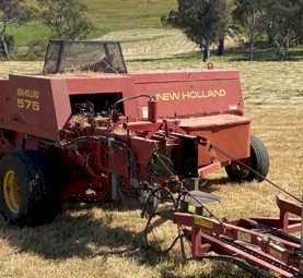 New Holland 575 Baler