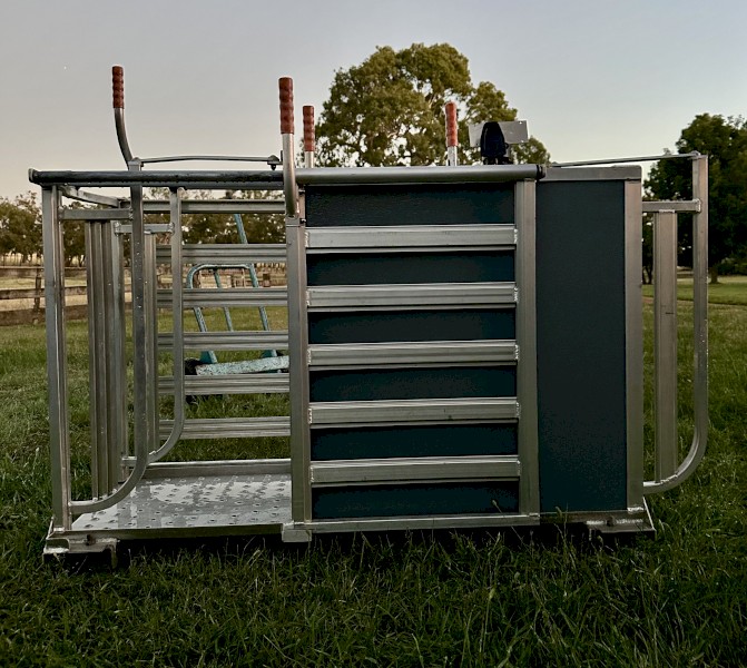 Gallagher Weigh Crate, Load Bar and TW3 Indicator