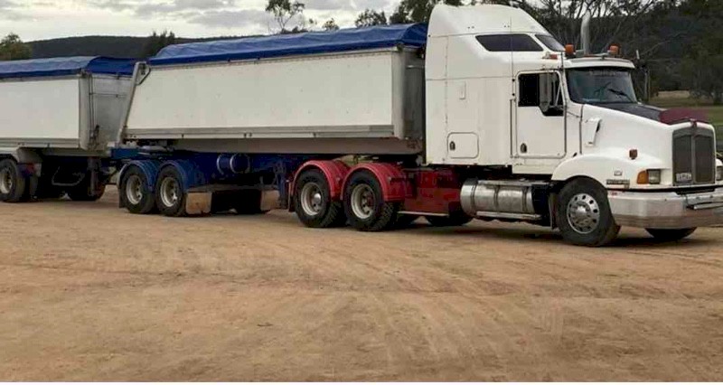 1998 Kenworth 401 Prime Mover